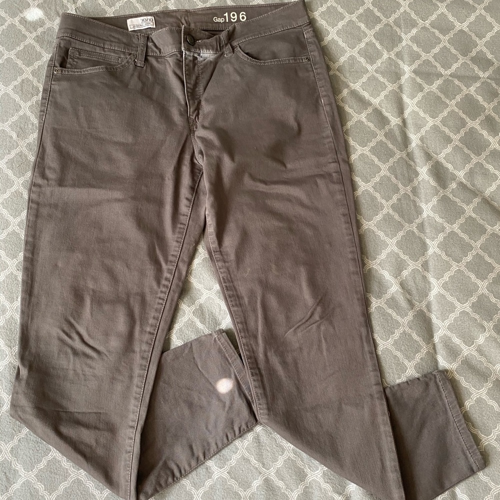 🌿 GAP Grey Jeans